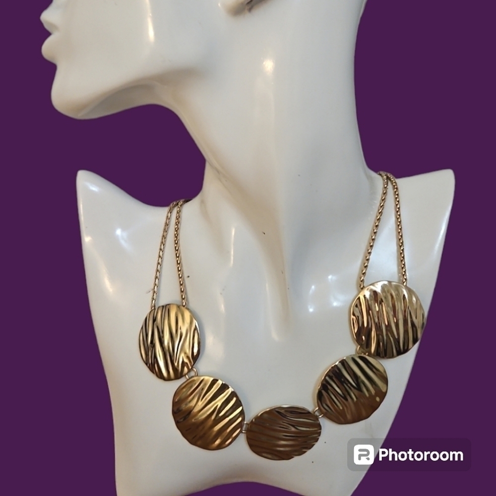 ST. THOMAS Goldtone Circle Textured Disc Double Chain Necklace